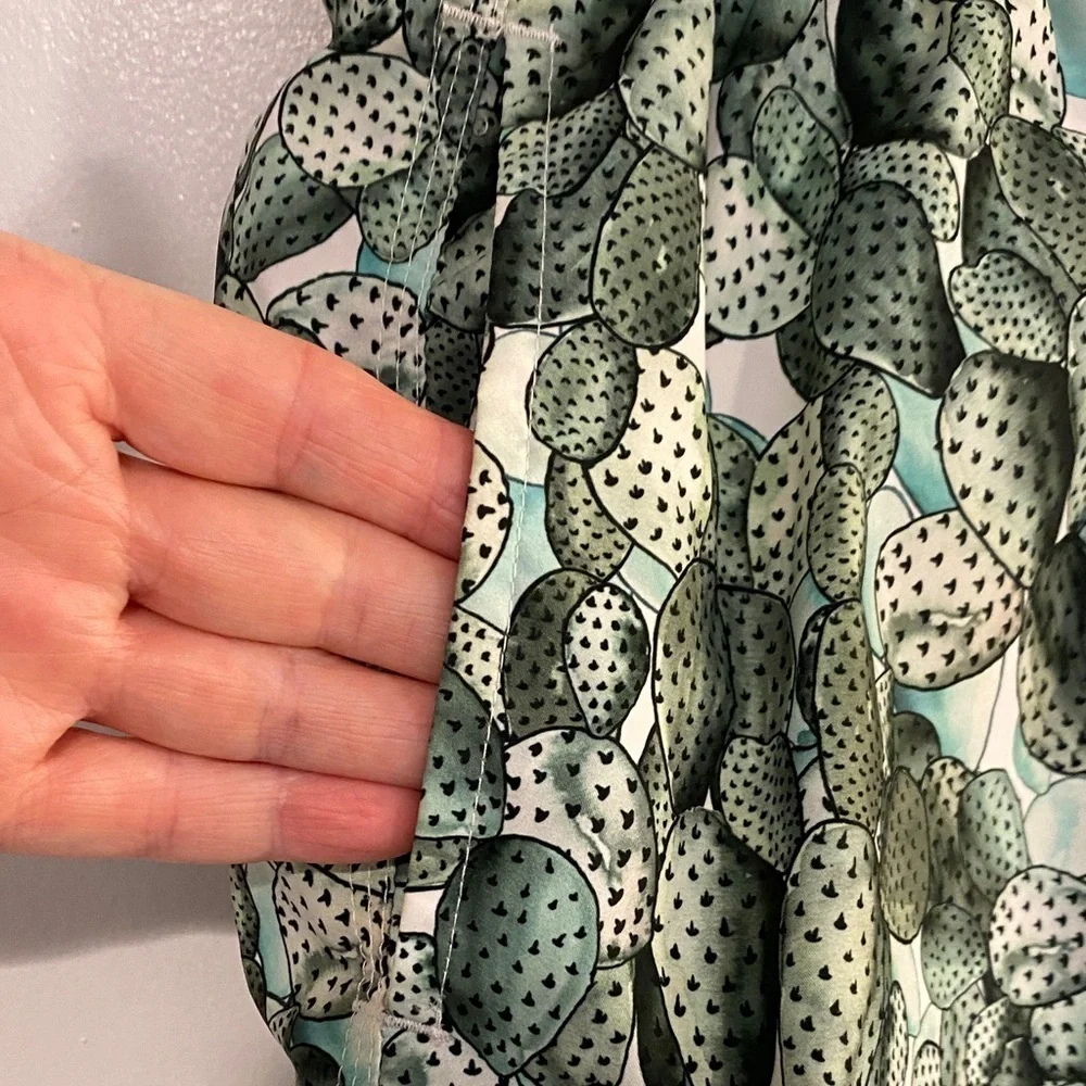 Brooks Brothers Cactus Print Swim Trunks | Drawstring | Size L